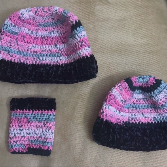 Mommy and me crochet hat set